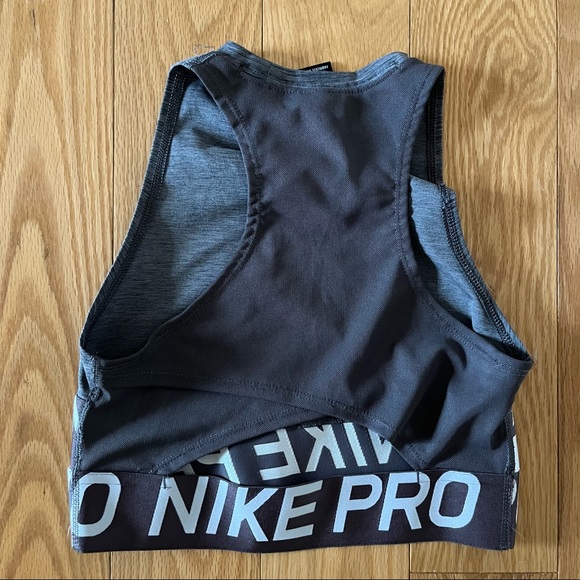 Nike Pro sports bra - Picture 2 of 4